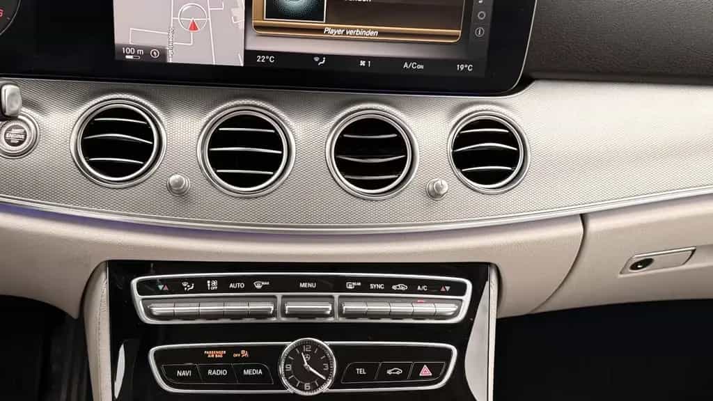 Mercedes-Benz E 220 d Limousine | WIDESCREEN | AUTOMATIK | HUD 03/2017-photo-11