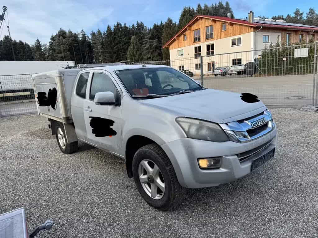 Isuzu D-Max 04/2013-photo-0