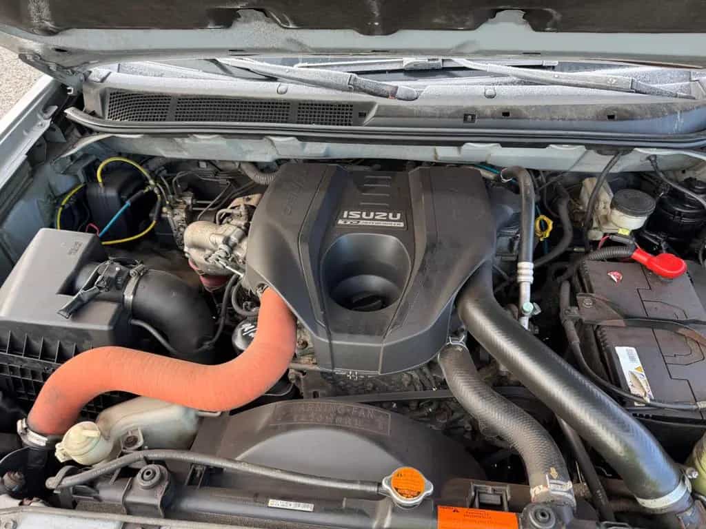 Isuzu D-Max 04/2013-photo-13