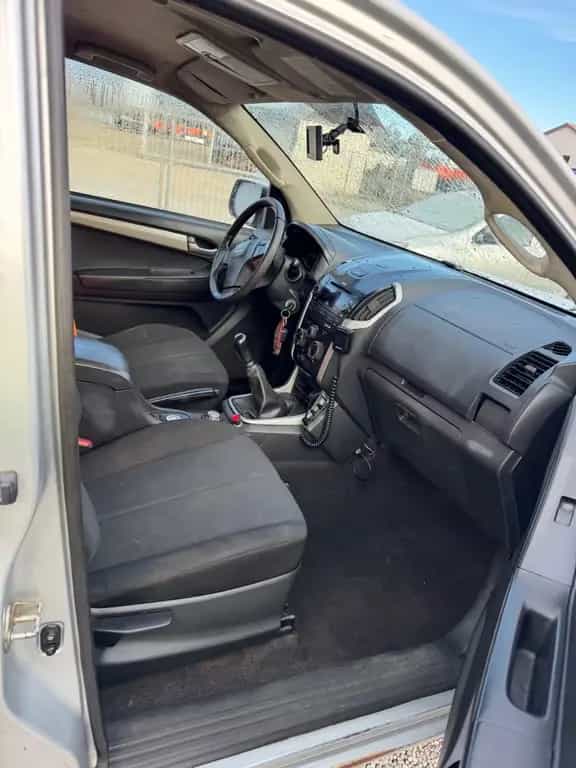 Isuzu D-Max 04/2013-photo-7
