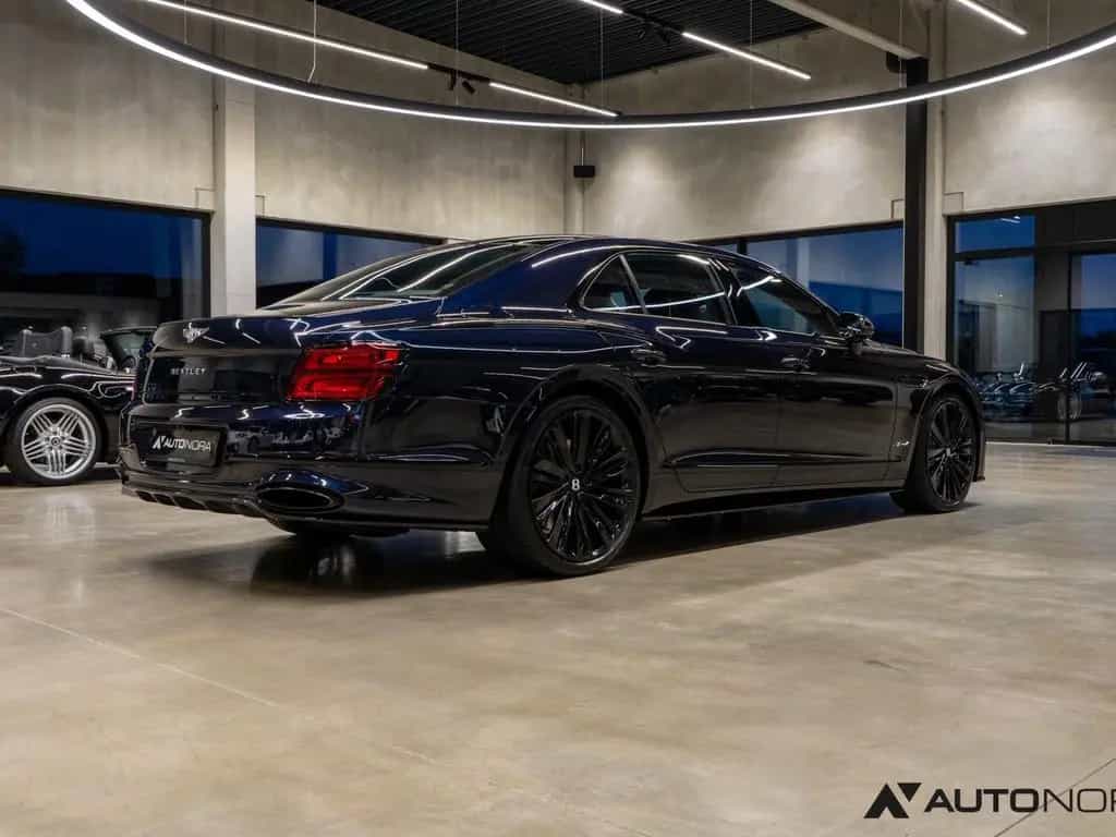 Bentley Flying Spur W12 Speed Mulliner Blackline RSE 08/2023-photo-13