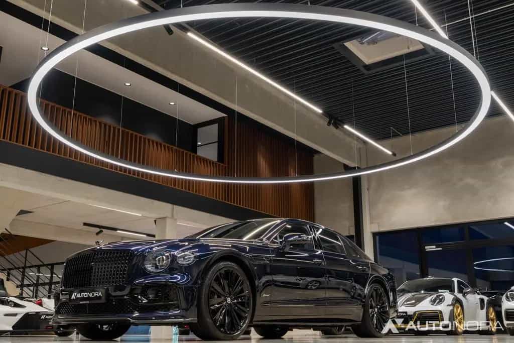 Bentley Flying Spur W12 Speed Mulliner Blackline RSE 08/2023-photo-15