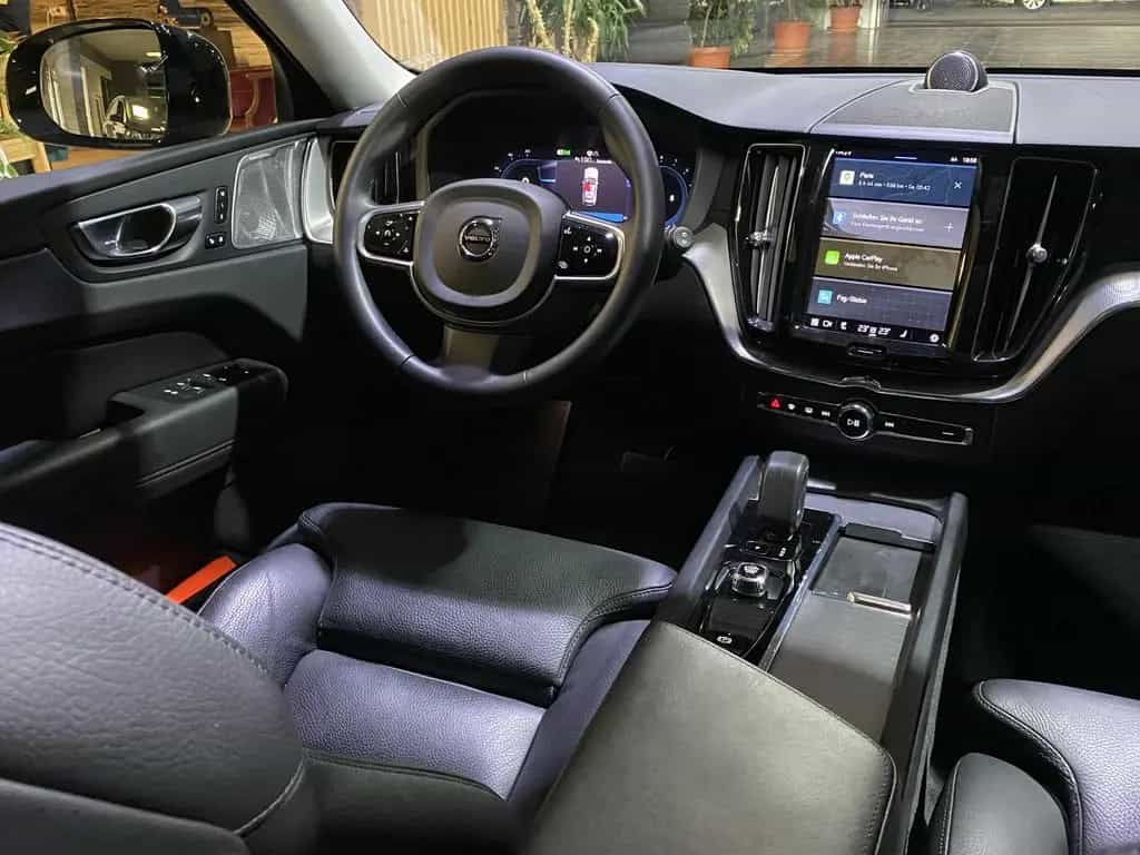 Volvo XC60 Ultimate Dark*AWD*HUD*360Cam*LED*SHZ*Pano* 10/2022-photo-11