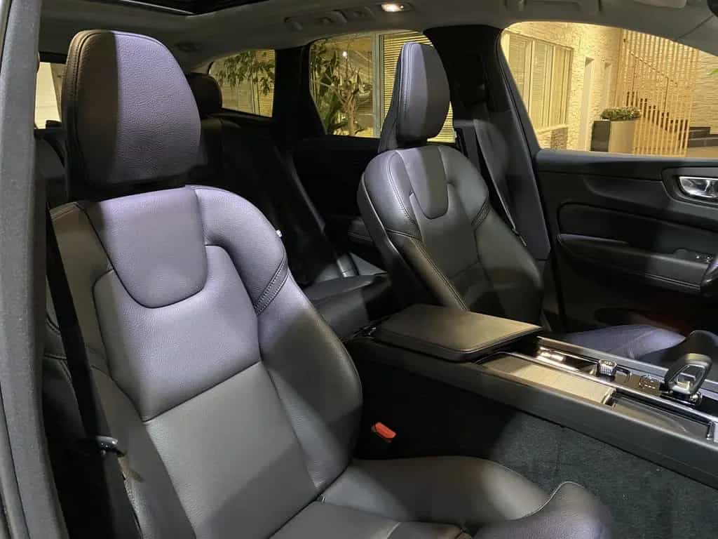 Volvo XC60 Ultimate Dark*AWD*HUD*360Cam*LED*SHZ*Pano* 10/2022-photo-18