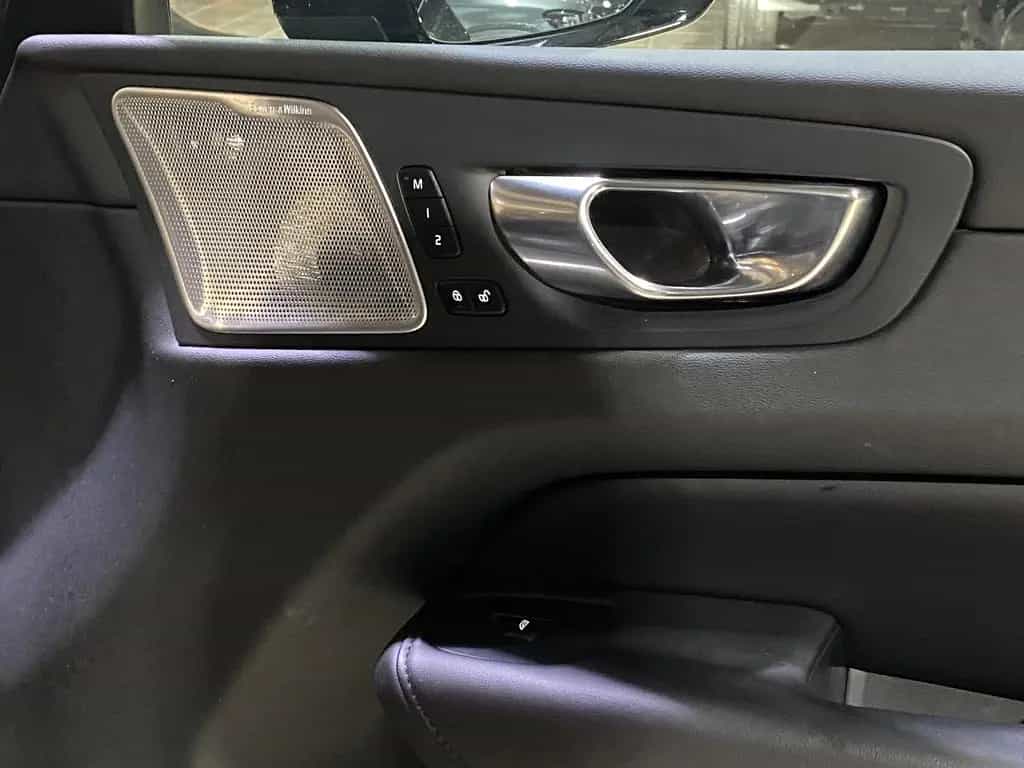Volvo XC60 Ultimate Dark*AWD*HUD*360Cam*LED*SHZ*Pano* 10/2022-photo-19