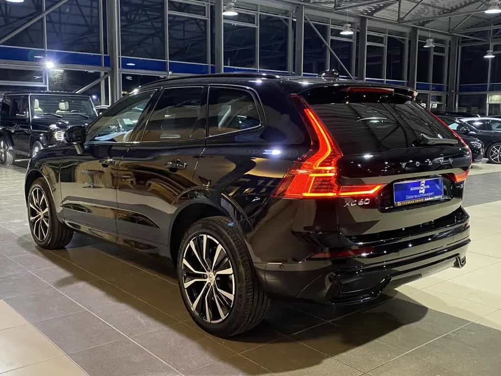 Volvo XC60 Ultimate Dark*AWD*HUD*360Cam*LED*SHZ*Pano* 10/2022-photo-3