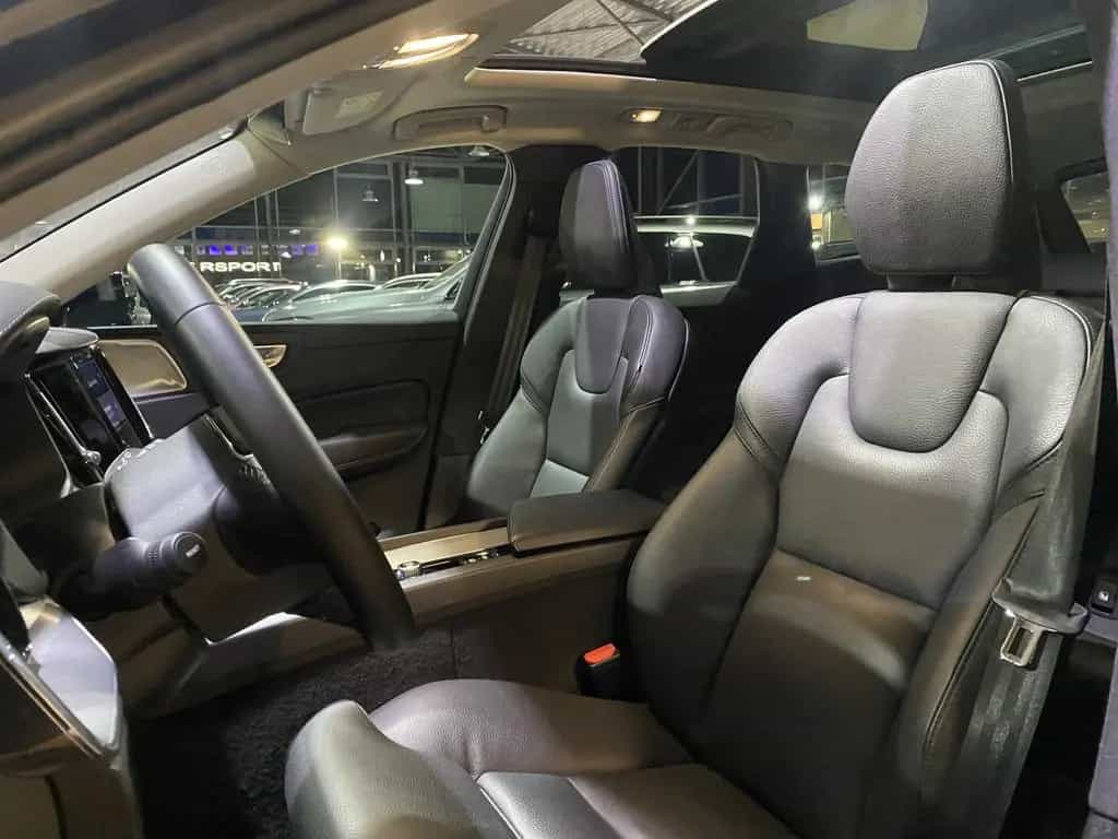 Volvo XC60 Ultimate Dark*AWD*HUD*360Cam*LED*SHZ*Pano* 10/2022-photo-9