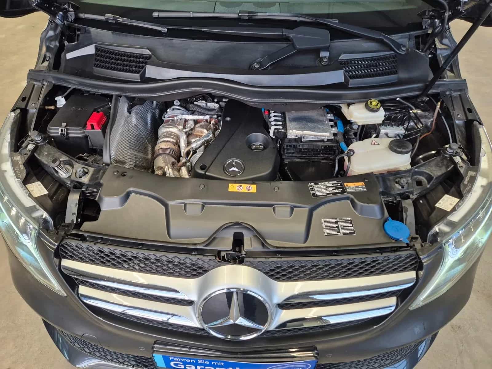Mercedes-Benz V-Class 250 05/2024-photo-11