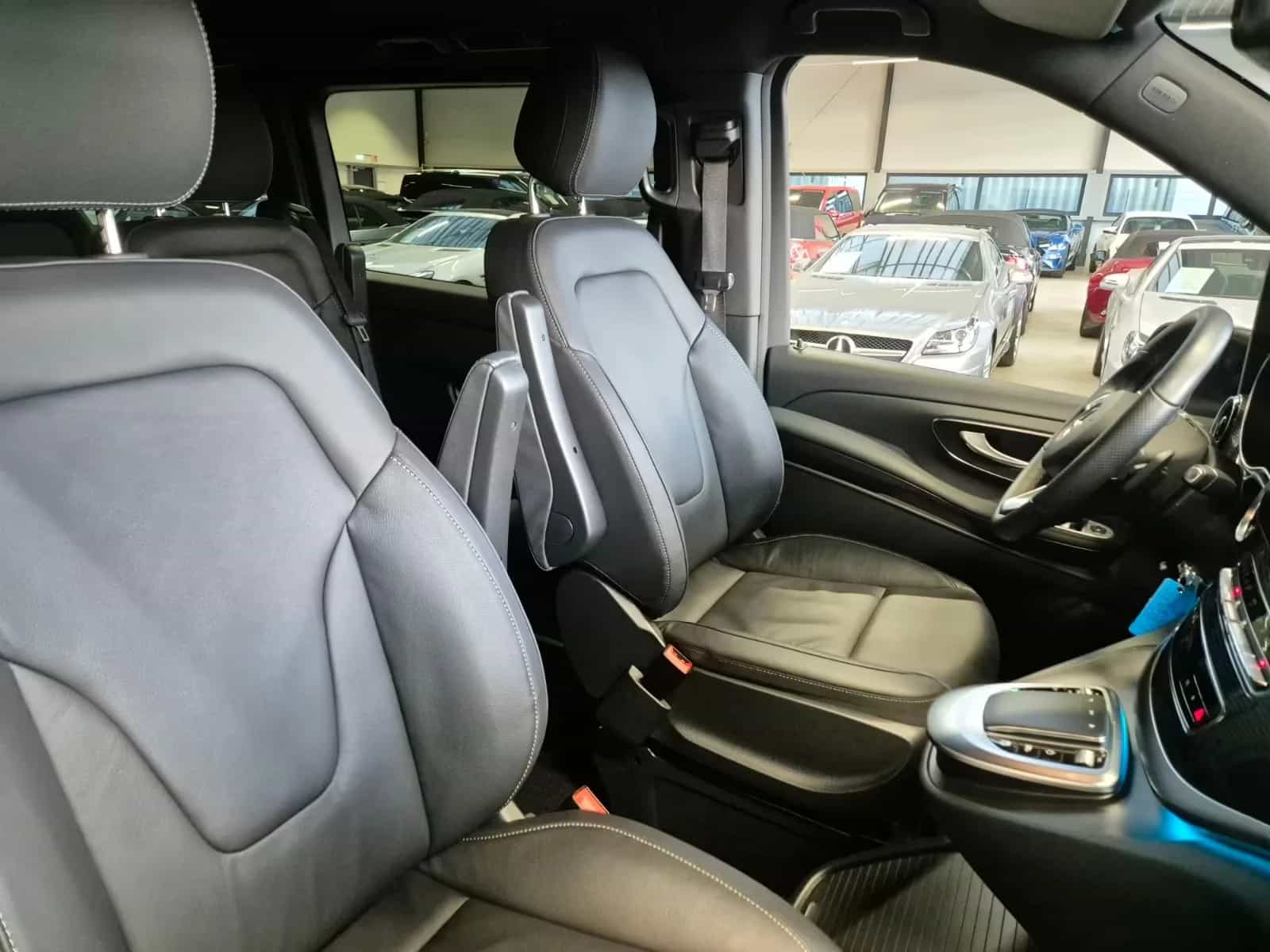 Mercedes-Benz V-Class 250 05/2024-photo-17
