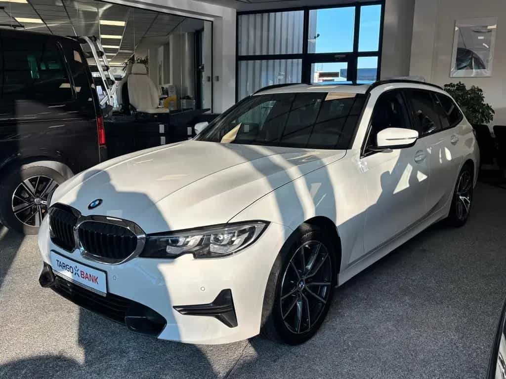 BMW 320 d Touring Sport Line+Panorama+Himmel schwarz 10/2021-photo-1