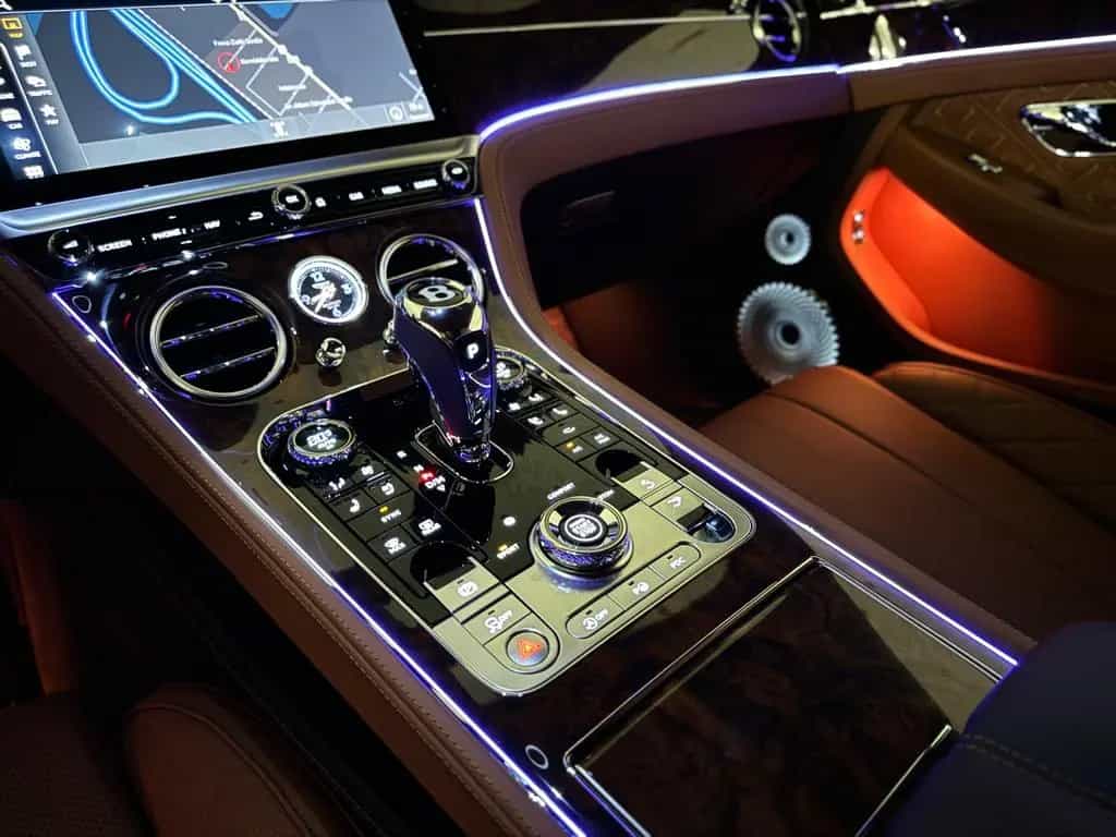 Bentley Continental GT 6.0 W12 4WD *Mulliner* 1Besitz*Standheizung* 01/2019-photo-38