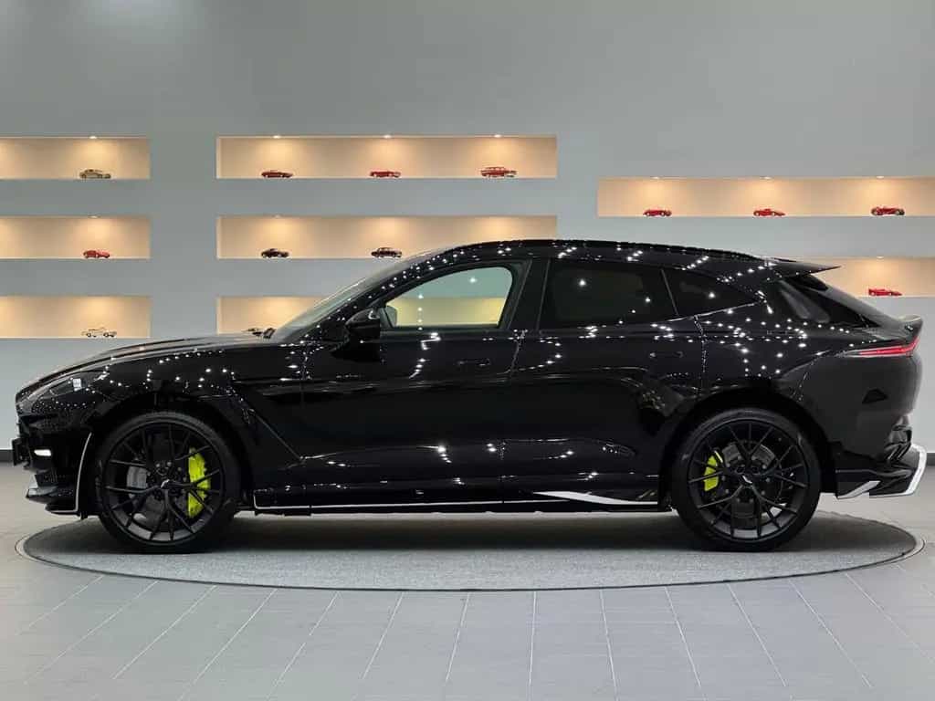Aston Martin DBX 4.0 V8 DBX707 *AMR24* Neuwagenzustand* 05/2025-photo-1