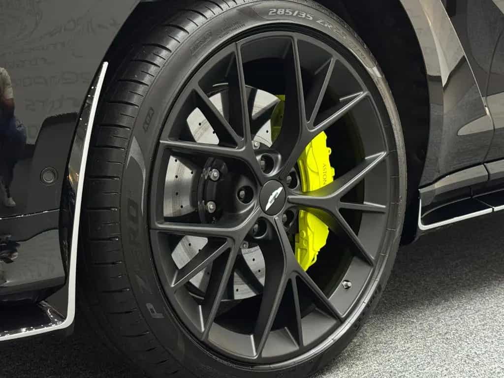 Aston Martin DBX 4.0 V8 DBX707 *AMR24* Neuwagenzustand* 05/2025-photo-10