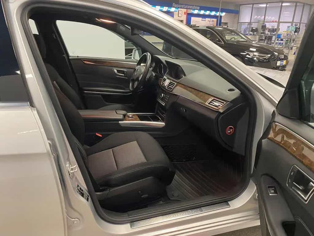 Mercedes-Benz E-Class 200 T ELEGANCE+NAVI+LED Scheinwerfer+Distronic 06/2016-photo-16