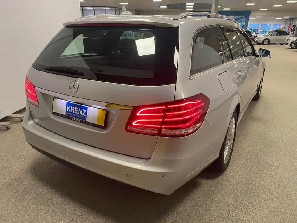 Mercedes-Benz E-Class 200 T ELEGANCE+NAVI+LED Scheinwerfer+Distronic 06/2016-photo-4