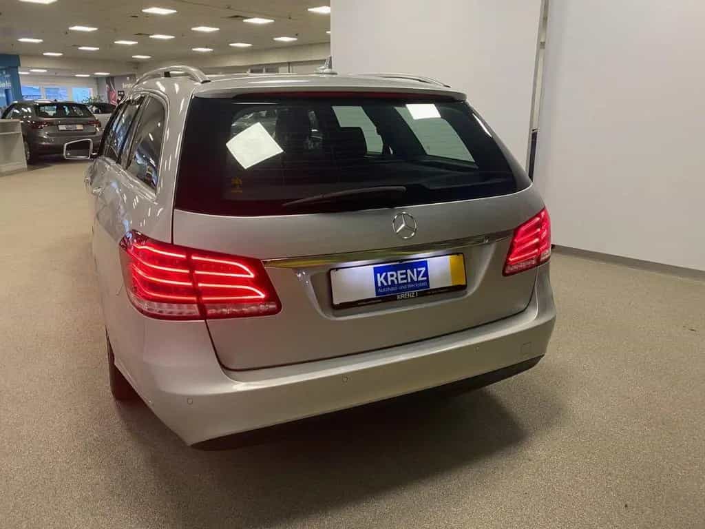 Mercedes-Benz E-Class 200 T ELEGANCE+NAVI+LED Scheinwerfer+Distronic 06/2016-photo-5