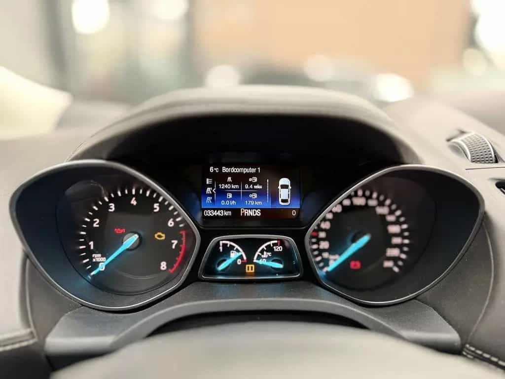 Ford Kuga Vignale / Panorama / Kamera / Keyless GO 09/2019-photo-26