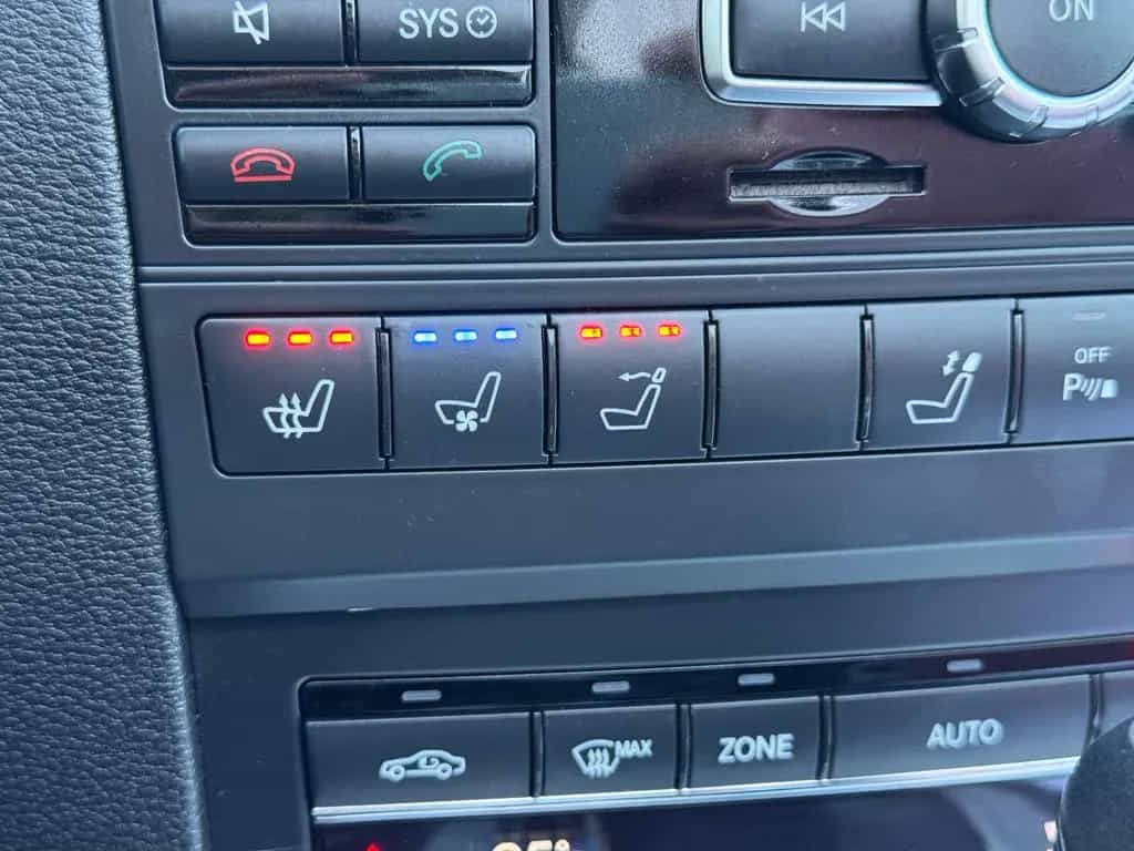 Mercedes-Benz E 250 d Cabrio 7G-Tronic AMG Leder Sitz-Klima 1.H 01/2013-photo-24