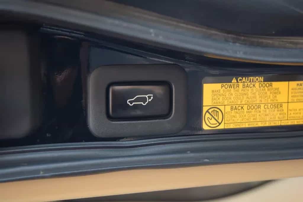 Lexus LX 570 07/2010-photo-15
