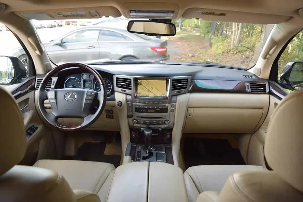 Lexus LX 570 07/2010-photo-16