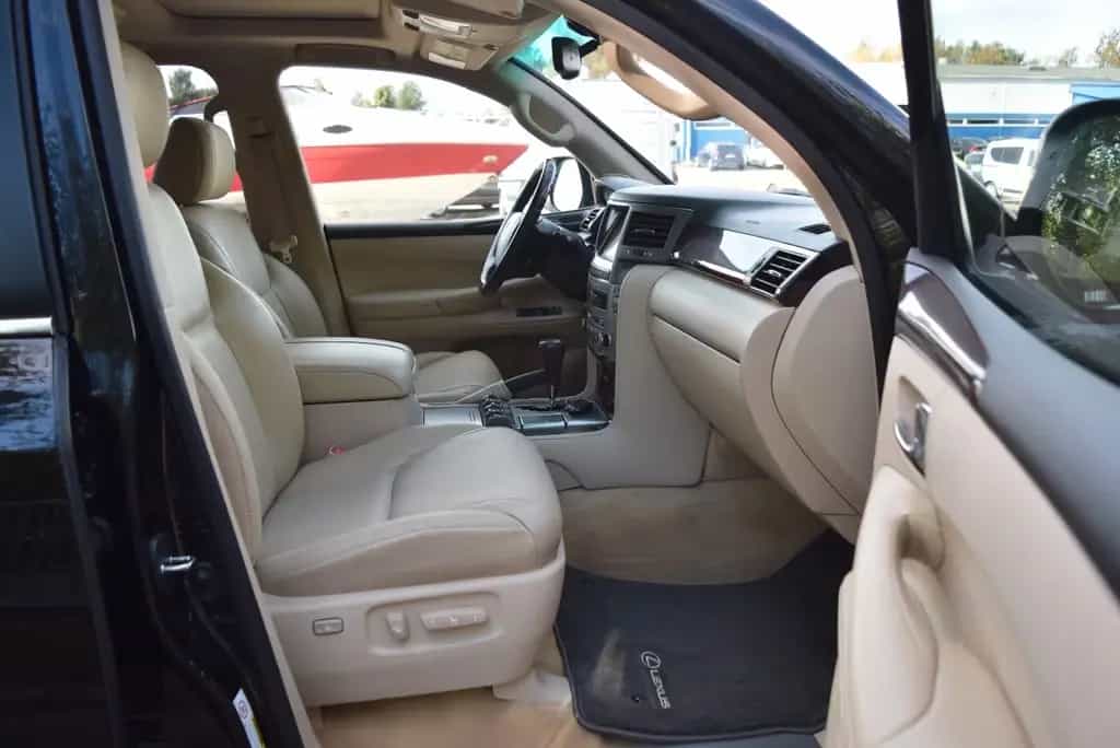 Lexus LX 570 07/2010-photo-19
