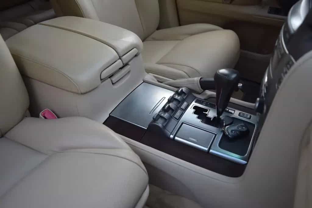 Lexus LX 570 07/2010-photo-24