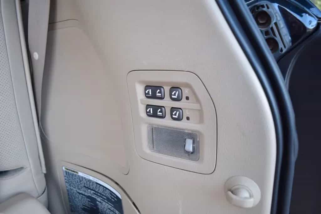 Lexus LX 570 07/2010-photo-28
