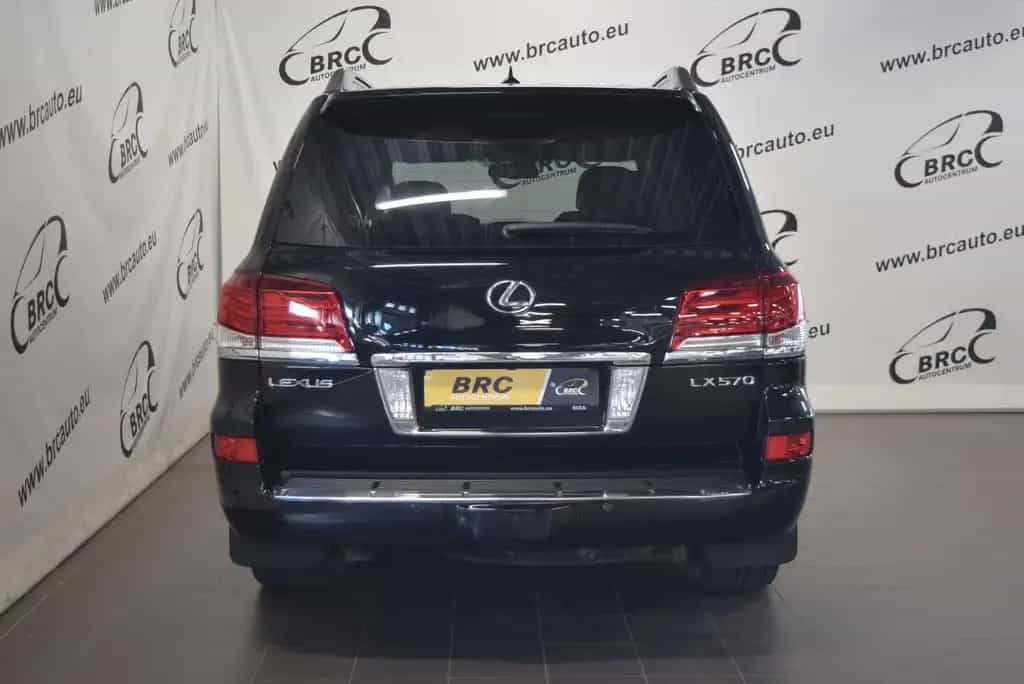 Lexus LX 570 07/2010-photo-3