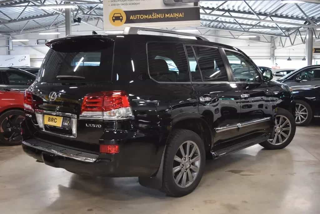 Lexus LX 570 07/2010-photo-30