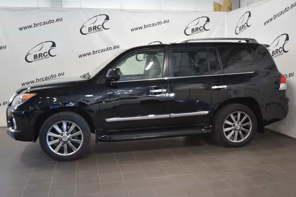 Lexus LX 570 07/2010-photo-31