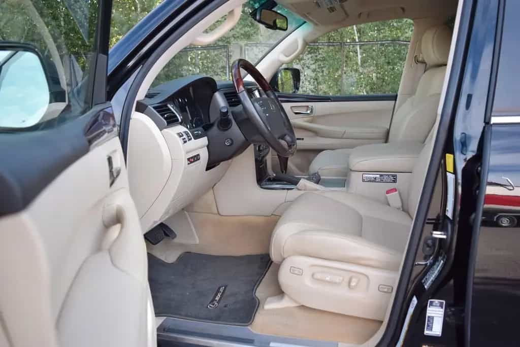 Lexus LX 570 07/2010-photo-4