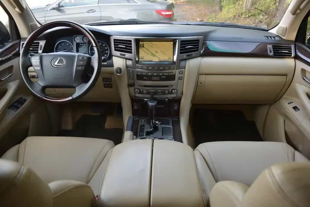 Lexus LX 570 07/2010-photo-5