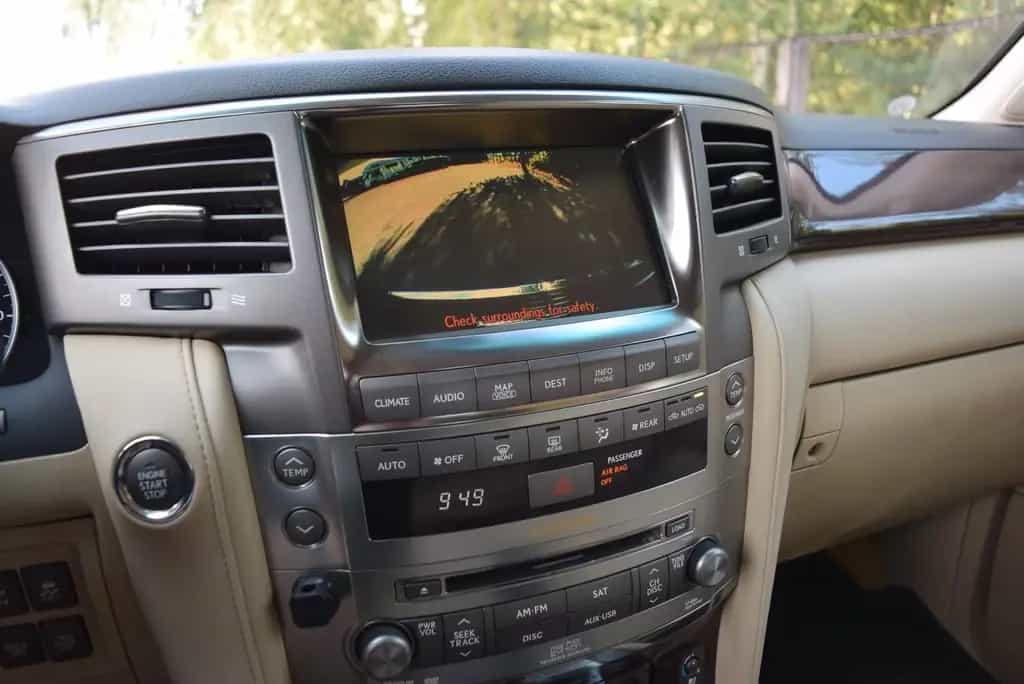 Lexus LX 570 07/2010-photo-8