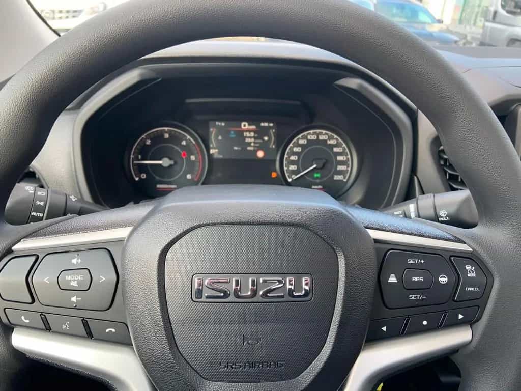 Isuzu D-Max Single Cab L 4WD AHK + Beschichtung/Wanne null-photo-11
