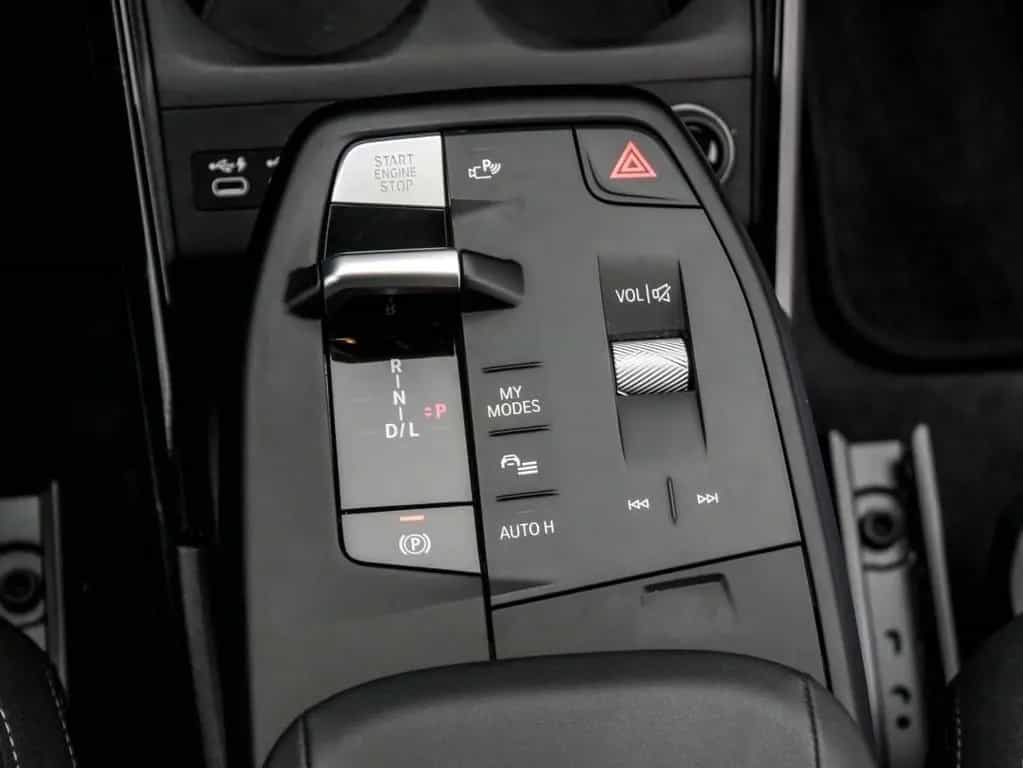 BMW X1 sDrive18d SHZ TEMP DAB RFK LED 11/2023-photo-8