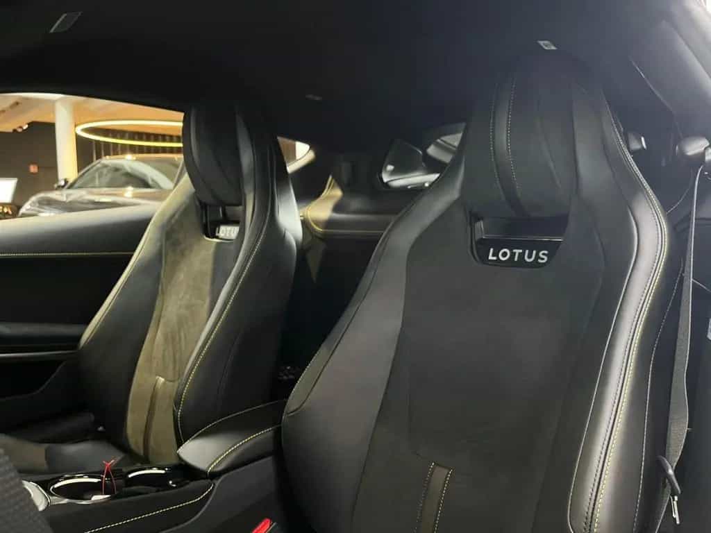 Lotus Emira V6 SE null-photo-10