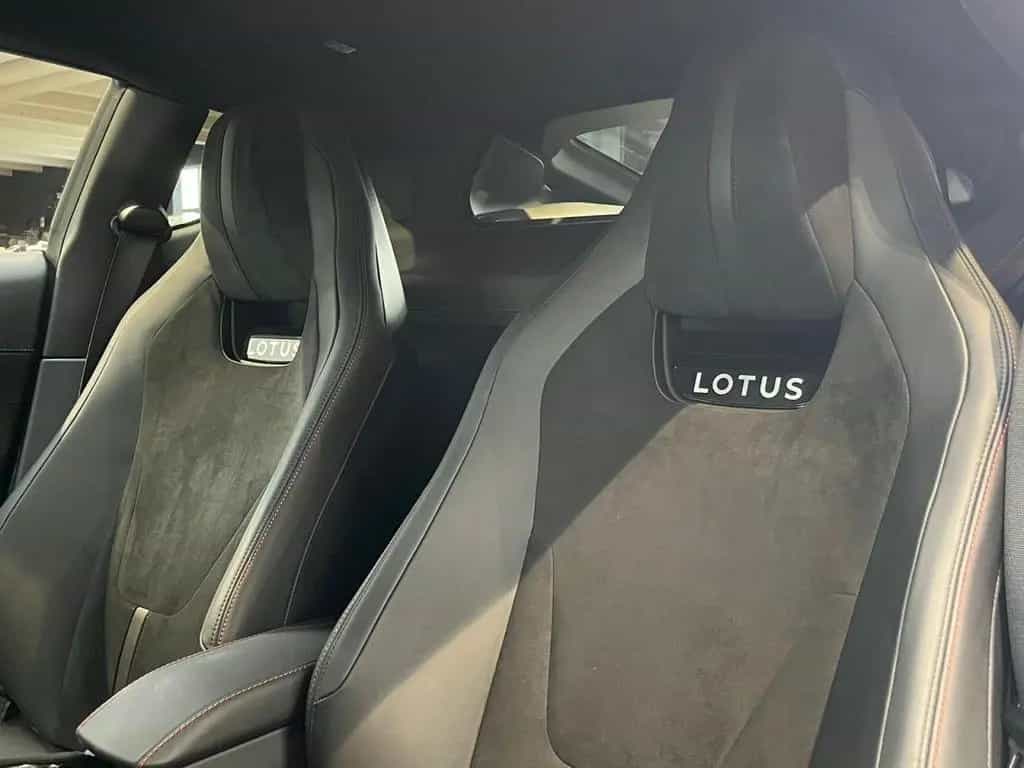 Lotus Emira 2.0 First Edition Seneca Blue null-photo-11