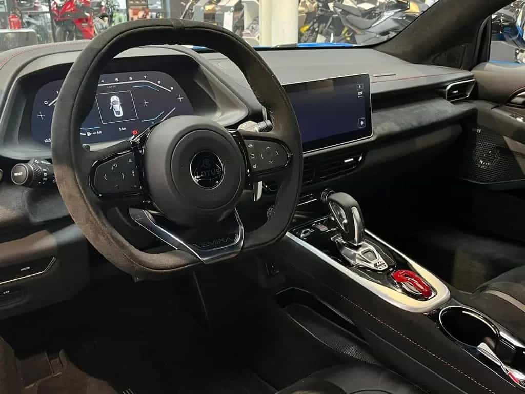 Lotus Emira 2.0 First Edition Seneca Blue null-photo-9