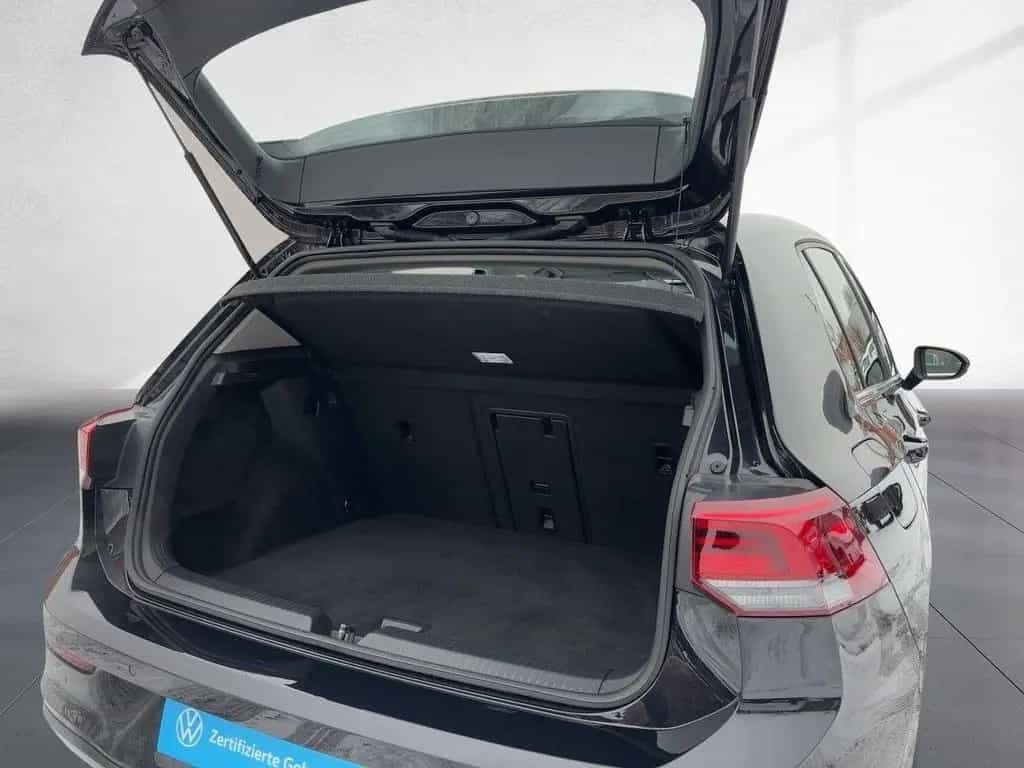 Volkswagen Golf VIII Style 1.5 eTSI DSG LED PDC MASSAGE TRA 02/2021-photo-10