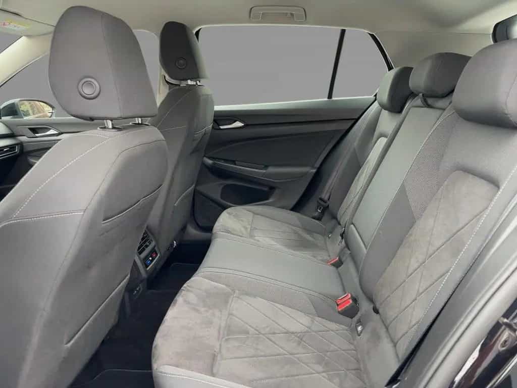 Volkswagen Golf VIII Style 1.5 eTSI DSG LED PDC MASSAGE TRA 02/2021-photo-7