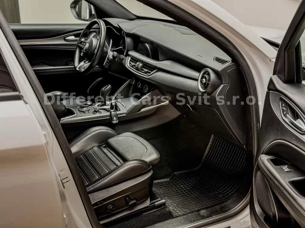 Alfa Romeo Stelvio Sprint Q4 03/2022-photo-11