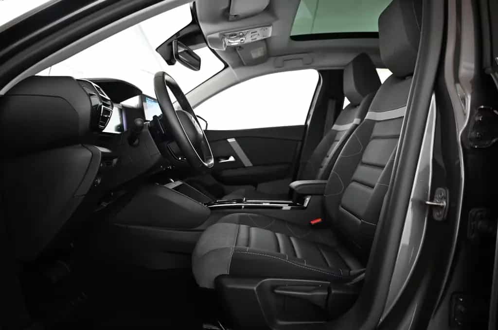 Citroën C4 X 1.2 PT EAT8 130 MAX LED/NAV/SOUND/PANO/H-UP 04/2024-photo-25