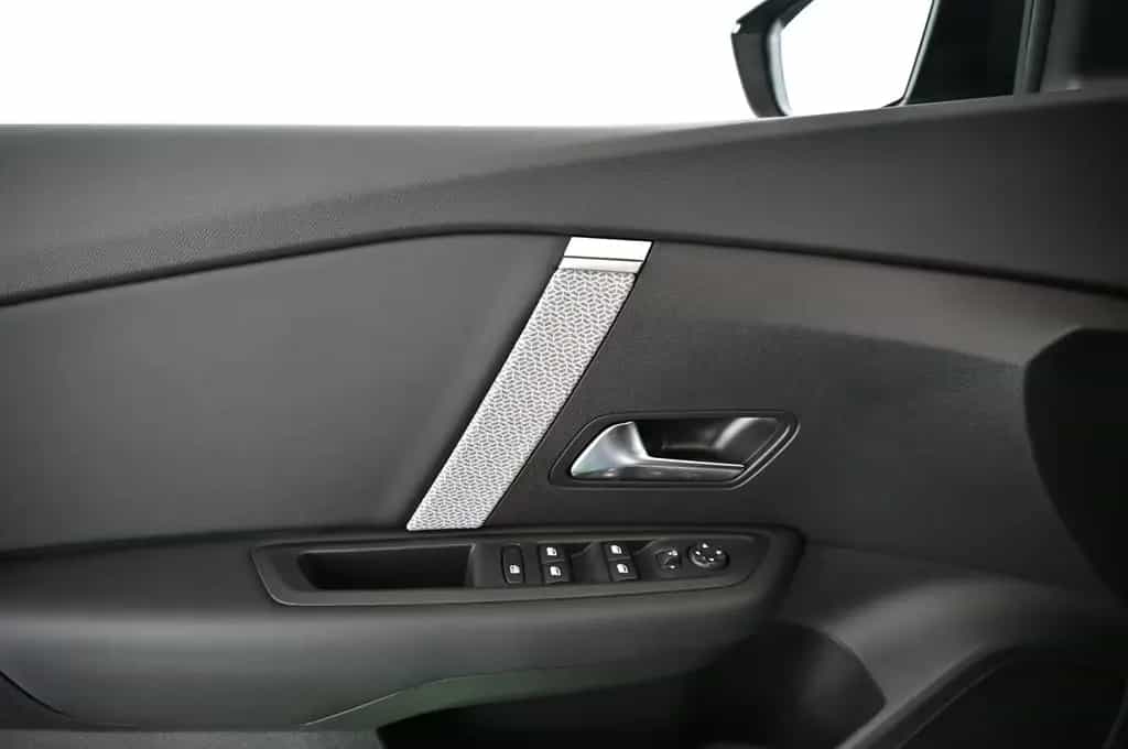 Citroën C4 X 1.2 PT EAT8 130 MAX LED/NAV/SOUND/PANO/H-UP 04/2024-photo-29