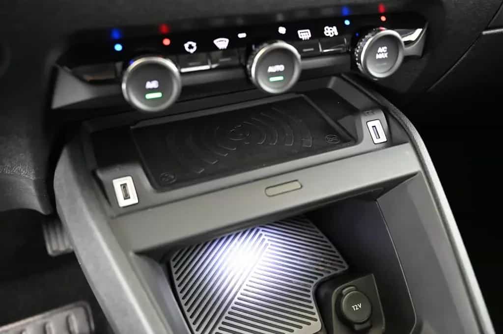 Citroën C4 X 1.2 PT EAT8 130 MAX LED/NAV/SOUND/PANO/H-UP 04/2024-photo-32