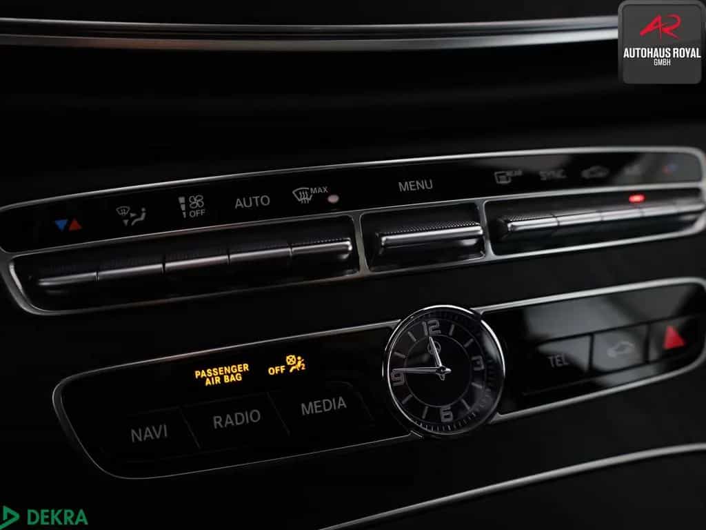 Mercedes-Benz E-Class 200 4M T AMG NIGHT MULTIBEAM,360GRAD,DISTRO,SH 03/2018-photo-22