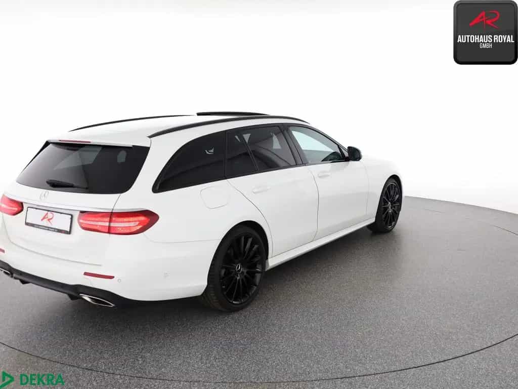 Mercedes-Benz E-Class 200 4M T AMG NIGHT MULTIBEAM,360GRAD,DISTRO,SH 03/2018-photo-3