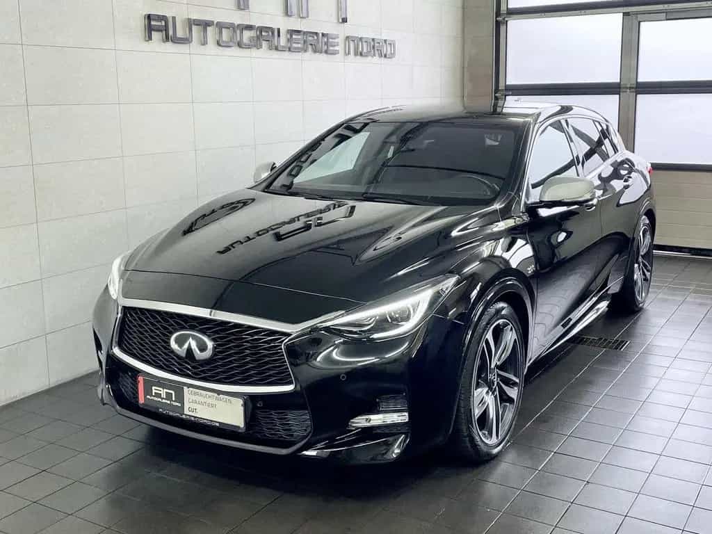 Infiniti Q30 S AWD Premium City Black AFS+Leder+Navi 03/2017-photo-1