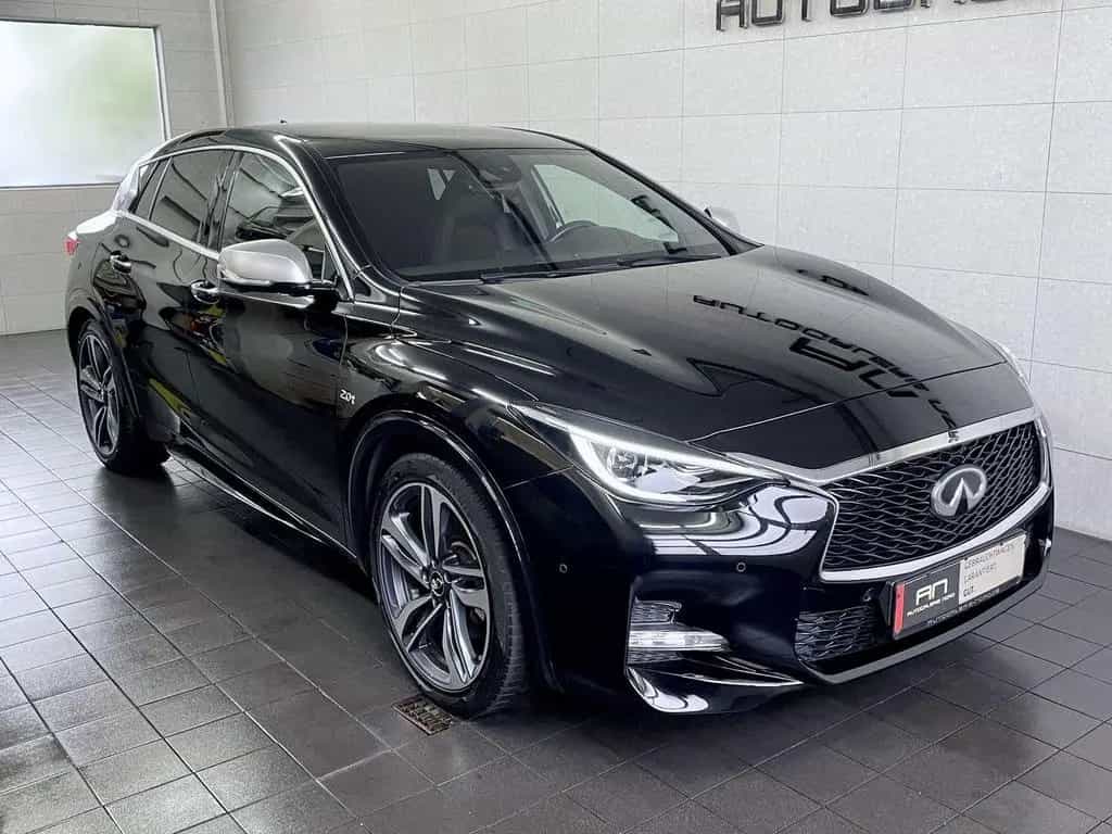 Infiniti Q30 S AWD Premium City Black AFS+Leder+Navi 03/2017-photo-3