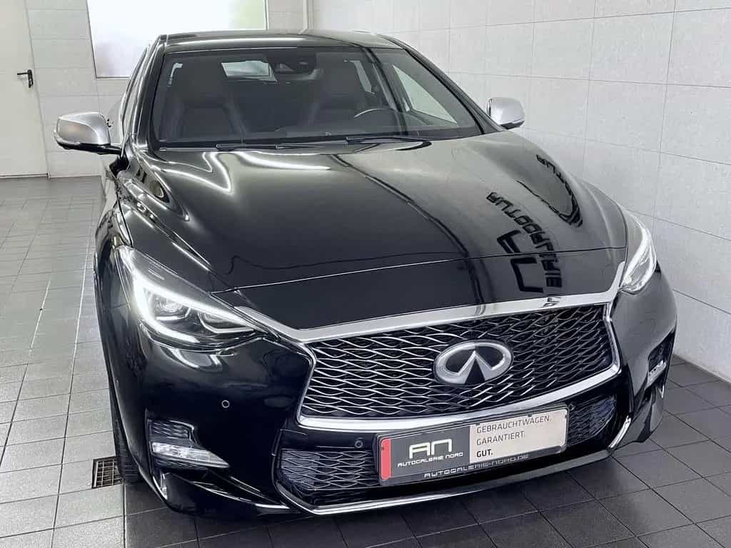 Infiniti Q30 S AWD Premium City Black AFS+Leder+Navi 03/2017-photo-4