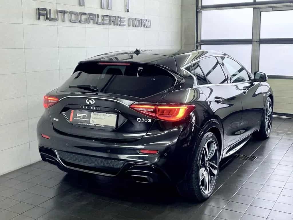 Infiniti Q30 S AWD Premium City Black AFS+Leder+Navi 03/2017-photo-5